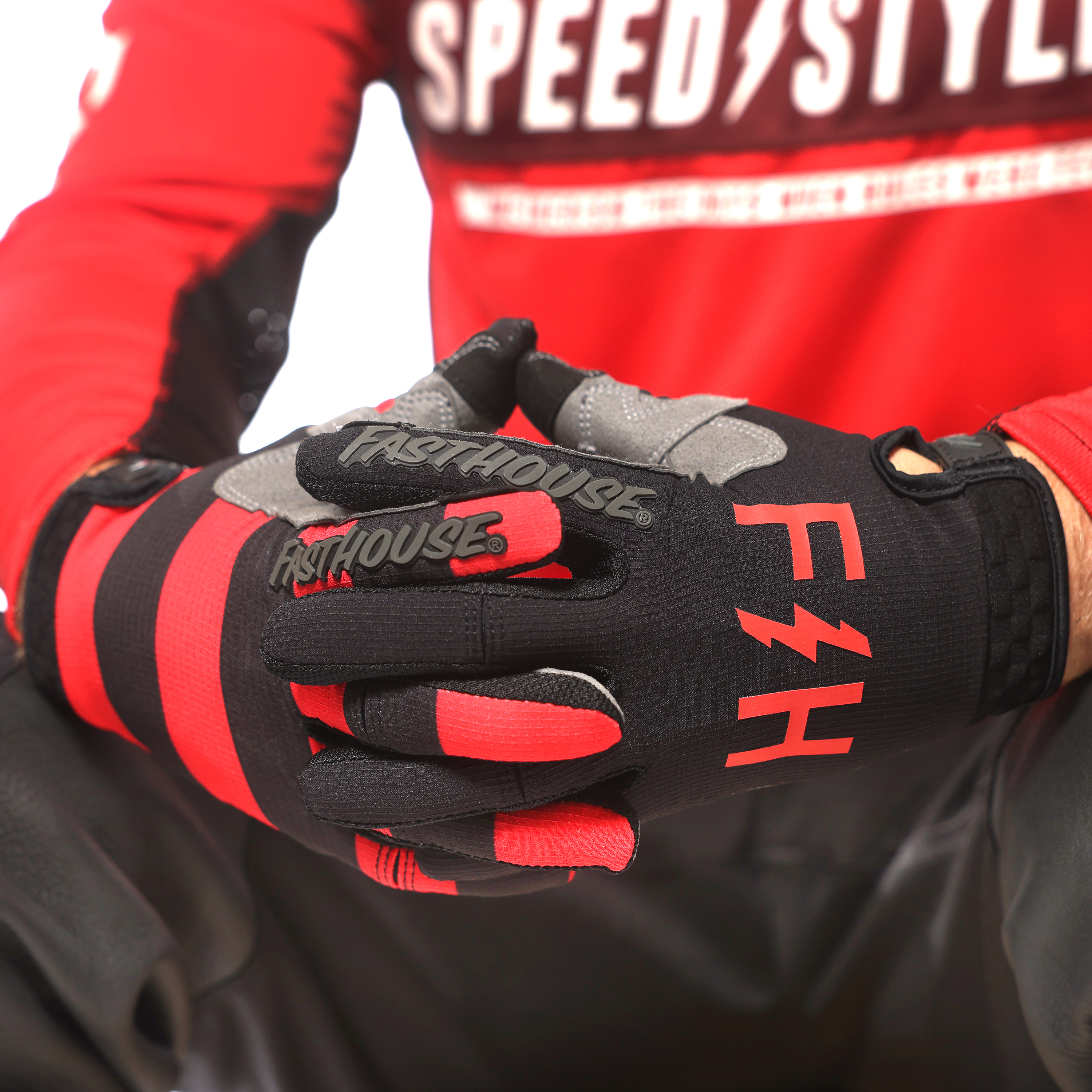 Speed Style Akin Glove - Black-Red_Detail
